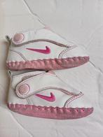 Babyschoentjes Nike maat 18,5, Schoentjes, Meisje, Ophalen of Verzenden, Zo goed als nieuw