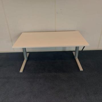 Gispen TM bureau met slinger en kabelgoot 140x80 cm, 88st - afbeelding 3