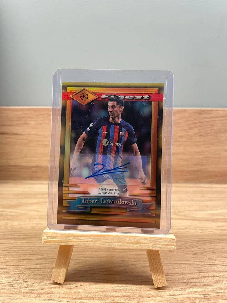 2022-23 Topps Finest Flashbacks Lewandowski Autograph /15, Verzamelen, Sportartikelen en Voetbal, Nieuw, Spelerskaart, Buitenlandse clubs