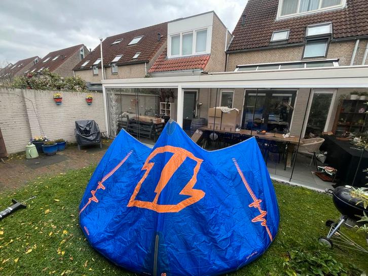 North Pulse 09m Kite + Bar - Kitesurf, Watersport en Boten, Kitesurfen, Zo goed als nieuw, Bar, 9 m², Geen board, Ophalen