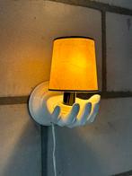 Vintage wandlamp ‘Hand’ van wit keramiek, Huis en Inrichting, Ophalen of Verzenden, Gebruikt, Overige materialen, Vintage