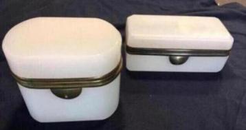 Opaline Box/Kist/Doos/ jewellery/Dekseldoos -Trinket Box 2 beschikbaar voor biedingen