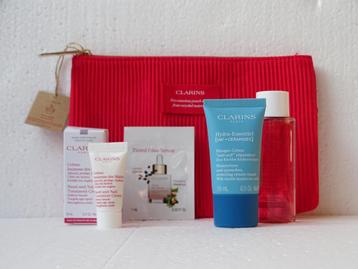 Clarins toilettas met huidverzorging (nr 4) beschikbaar voor biedingen