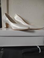 mooie avalia trouwschoenen wit, Ophalen of Verzenden, Zo goed als nieuw, Wit, Trouwjurk