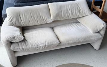 Cassina Maralunga Design 2 persoonsbank beschikbaar voor biedingen