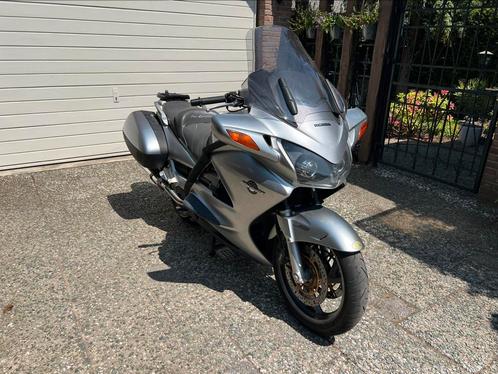 Honda ST1300a Pan European deluxe ABS *MOOIE*, Motoren, Motoren | Honda, Particulier, Toermotor, meer dan 35 kW, 4 cilinders, Ophalen