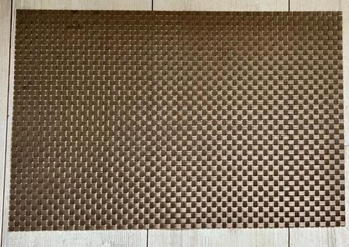 Set van 4 bruin / goud Placemats - Wicker Look, Huis en Inrichting, Woonaccessoires | Onderzetters, Gebruikt, Bord, Ophalen of Verzenden