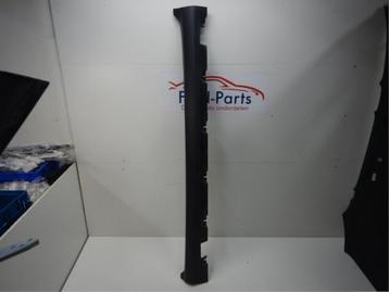 Zijskirt links Mercedes GLC-Klasse (22727618) beschikbaar voor biedingen