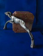 Auto Motor Aluminium Bok Mascotte 20 x 10 x 2 Cm, Verzamelen, Verzenden, Zo goed als nieuw, Auto's