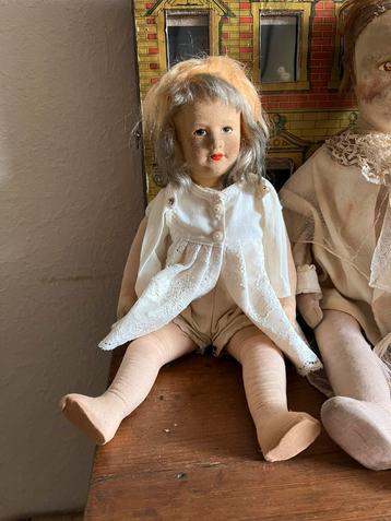 Oud Frans stoffen Brocante popje beschikbaar voor biedingen