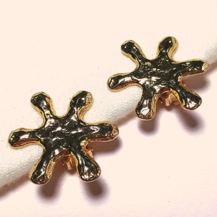 Vintage oorbellen clips verguld ster reliëf jaren '80-'90, Sieraden, Tassen en Uiterlijk, Oorbellen, Gebruikt, Knopjes of Stekers