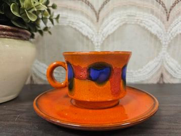 Vintage jaren 70 kop en schotel oranje fat lava beschikbaar voor biedingen