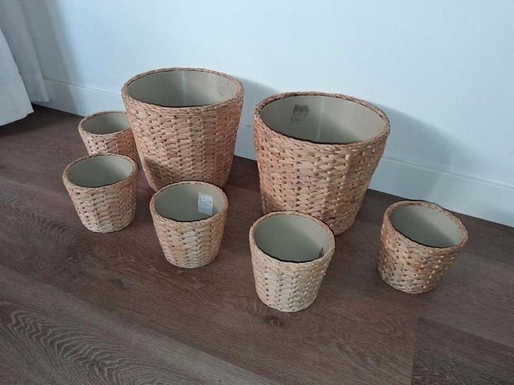 Bloempotten, gevlochten, 7 stuks, Tuin en Terras, Bloempotten, Zo goed als nieuw, Overige materialen, Binnen, Balkon, Minder dan 40 cm