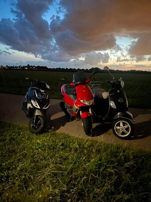 gilera runner 125 mo7 hongaarse papieren, Fietsen en Brommers, Scooters | Piaggio, Zo goed als nieuw, Overige modellen, Ophalen