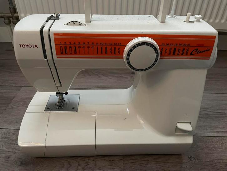 Toyota naaimachine, Hobby en Vrije tijd, Naaimachines en Toebehoren, Gebruikt, Naaimachine, Overige merken, Ophalen