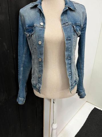 H&M spijkerjasje maat 36. beschikbaar voor biedingen