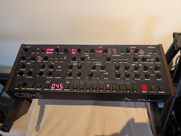Sequential OB-6 Desktop Synthesizer beschikbaar voor biedingen