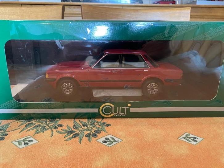 Cult Scale Ford Taunus Rood 1:18, Hobby en Vrije tijd, Modelauto's | 1:18, Zo goed als nieuw, Overige merken, Ophalen of Verzenden