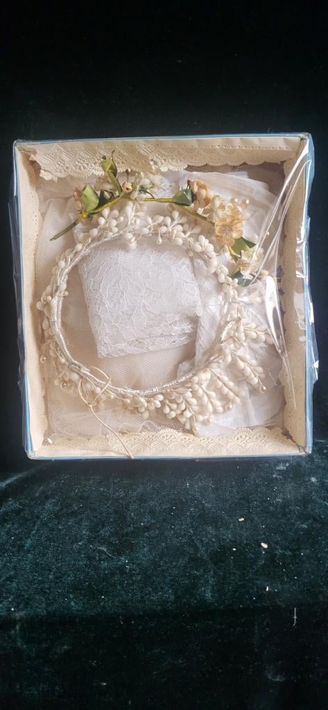 Vintage Bruidskroon met Sluier, Handschoenen & Mapje, Antiek en Kunst, Ophalen of Verzenden