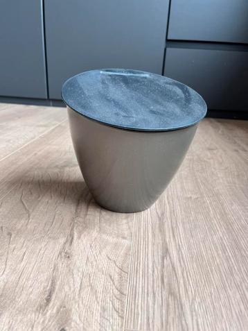 Mepal prullenbakje beschikbaar voor biedingen