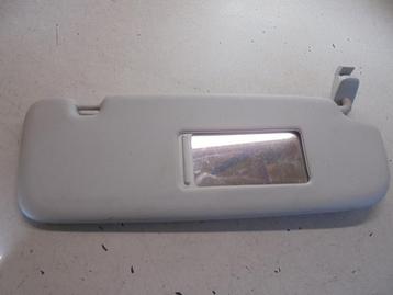 Zonneklep van een Volkswagen Fox beschikbaar voor biedingen