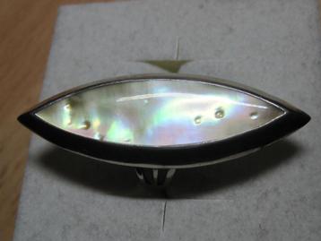 Mooie zilver 925 ring met parelmoer lengte 4 cm beschikbaar voor biedingen
