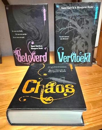K.Garcia& Margaret Stohl Betoverd Vervloekt Chaos beschikbaar voor biedingen