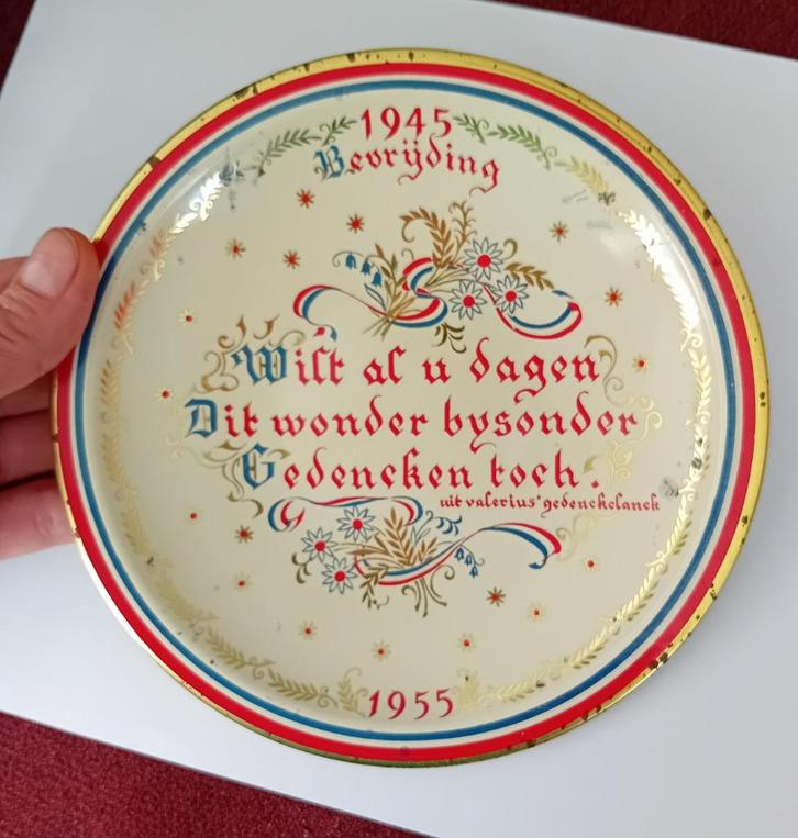 Herdenkingsbord Bevrijding 1945 - 1955, Antiek en Kunst, Antiek | Wandborden en Tegels, Ophalen of Verzenden