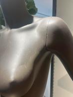 Etalage bustes, Ophalen