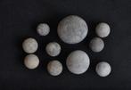 Groepje van 10 knikkers uit de 18e-19e eeuw. Bodemvondst, Antiek en Kunst, Verzenden