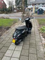 Vespa sprint 2017 full option, Ophalen of Verzenden, Zo goed als nieuw