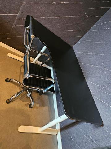 Ikea bureau met stoel 