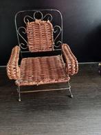 Vintage poppenstoel van riet en metaal, Ophalen of Verzenden, Gebruikt