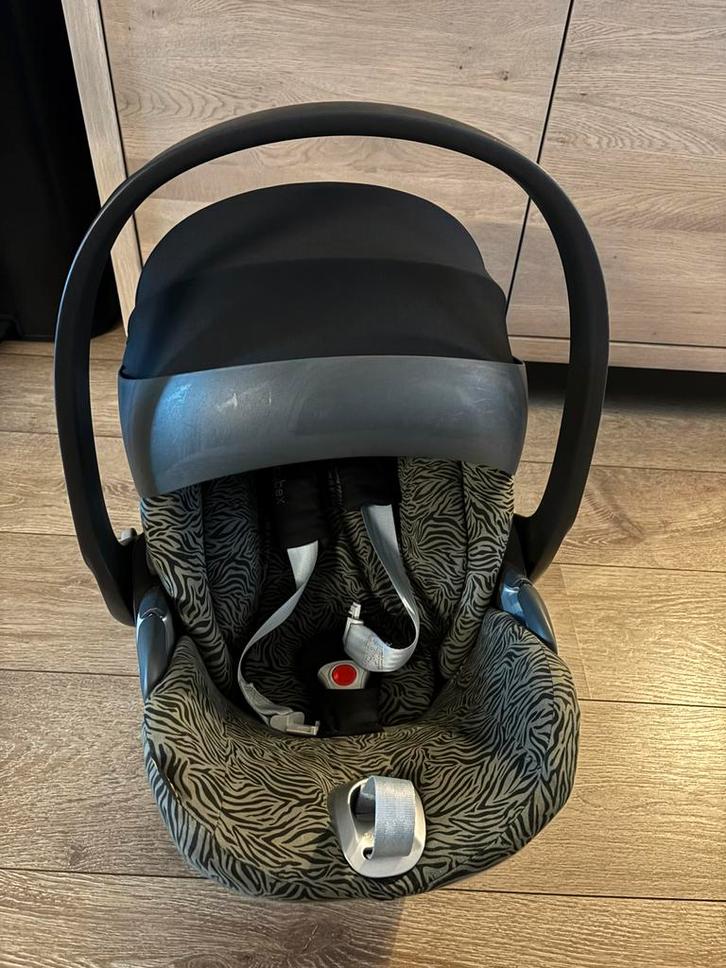 Cybex cloud z i-size stoel+base+hoes, Kinderen en Baby's, Autostoeltjes, Zo goed als nieuw, Overige merken, 0 t/m 13 kg, Isofix