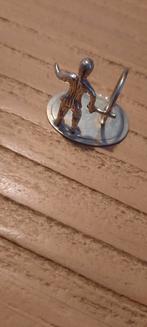 Antiek, 925 zilveren miniatuurtje. Man met hoepel., Ophalen of Verzenden, Zilver