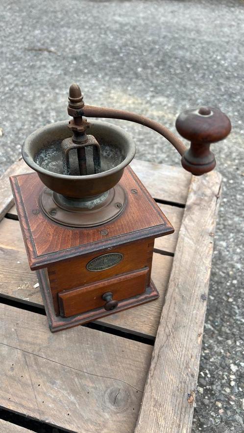 Antieke houten koffiemolen Mutzig-Framont (Frankrijk), Antiek en Kunst, Antiek | Keukenbenodigdheden, Ophalen of Verzenden