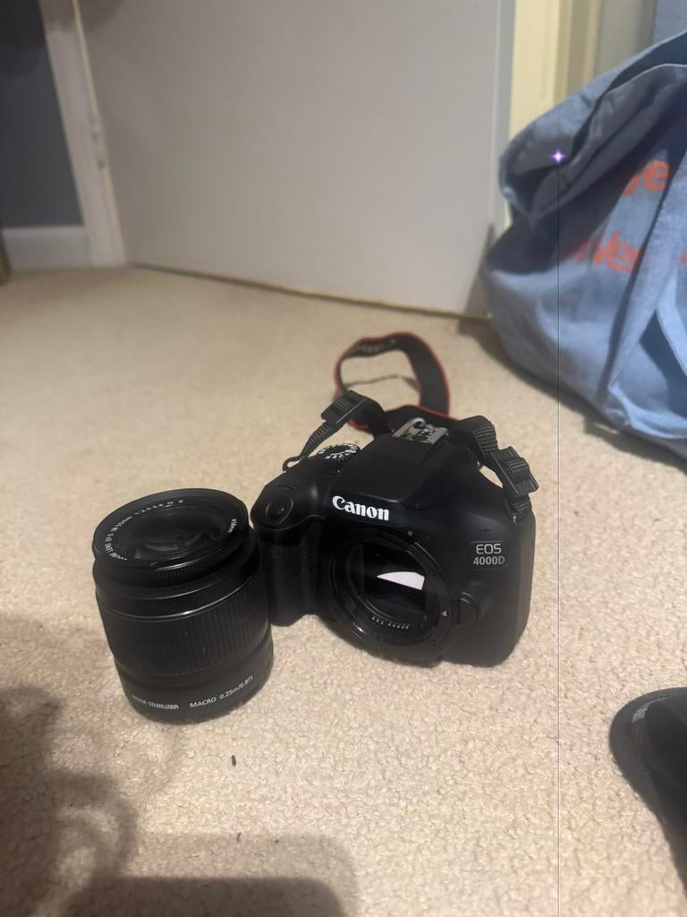Canon foto camera EOS 4000D, Audio, Tv en Foto, Fotocamera's Digitaal, Zo goed als nieuw, Canon, Geen optische zoom, Ophalen of Verzenden