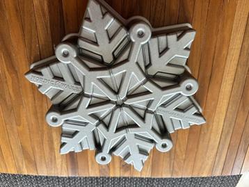 Nordic Ware Snowflake bakvorm beschikbaar voor biedingen