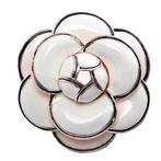 Witte emaille camelia met parels pareltjes broche sierspeld, Overige materialen, 4 tot 7 cm, Wit, Nieuw
