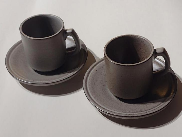 2 x Cor Unum koffie kop en schotel Amsterdams grijs / retro, Antiek en Kunst, Antiek | Keramiek en Aardewerk, Ophalen