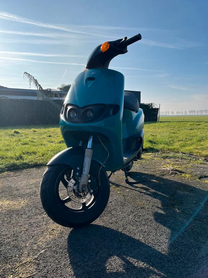 Piaggio zip fastrider 70cc duitse papieren, Fietsen en Brommers, Scooters | Piaggio, Zo goed als nieuw, Zip, Maximaal 45 km/u