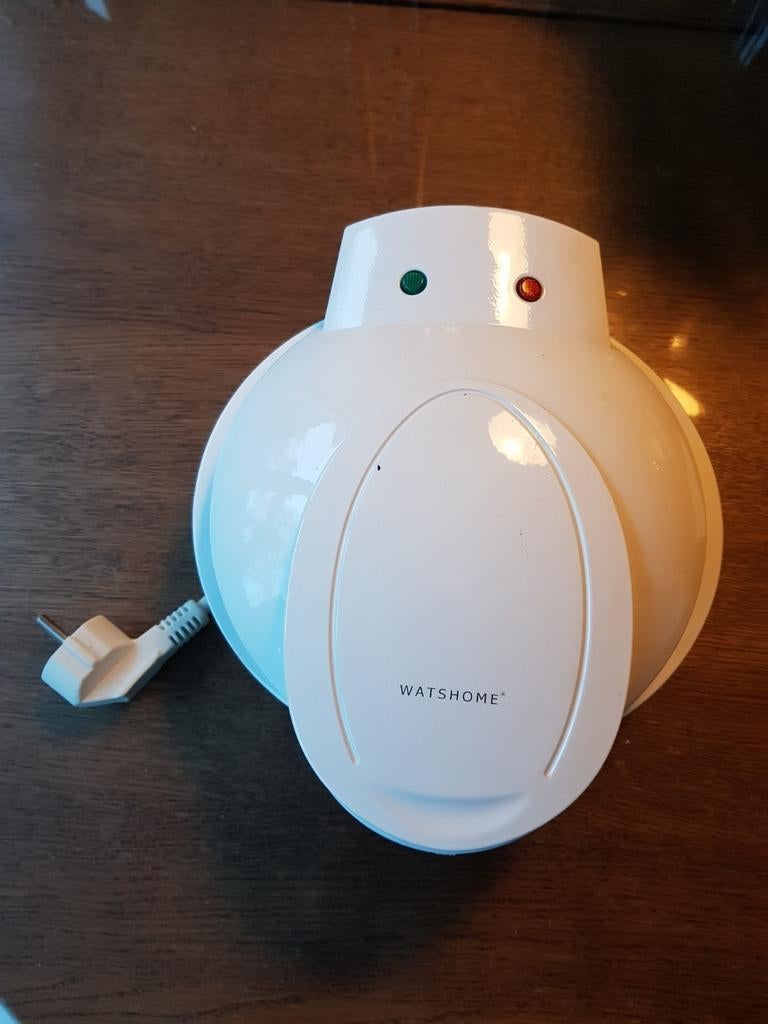 Als nieuw: Watshome cupcakemaker voor 7 cup cakes, Hobby en Vrije tijd, Ophalen, Zo goed als nieuw, Cupcakes, Bakvorm