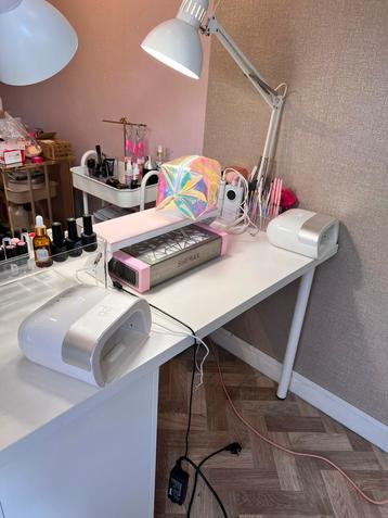 Manicure tafel Biab The gel bottle Shemax beschikbaar voor biedingen