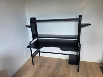 Ikea gamebureau beschikbaar voor biedingen