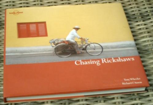 Chasing Rickshaws. Tony Wheeler. ISBN 0864426402., Boeken, Overige Boeken, Zo goed als nieuw, Ophalen of Verzenden