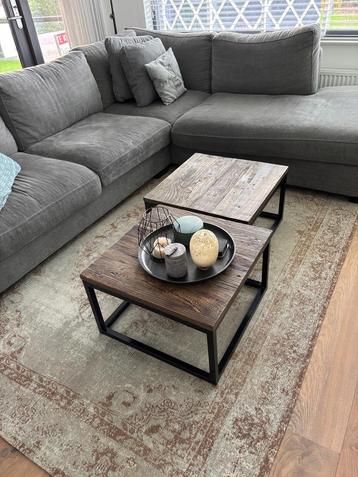Houten salontafels beschikbaar voor biedingen