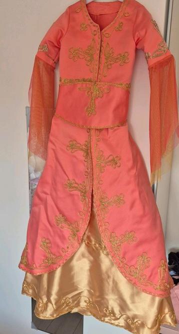 Kaftan (hennajurk) beschikbaar voor biedingen