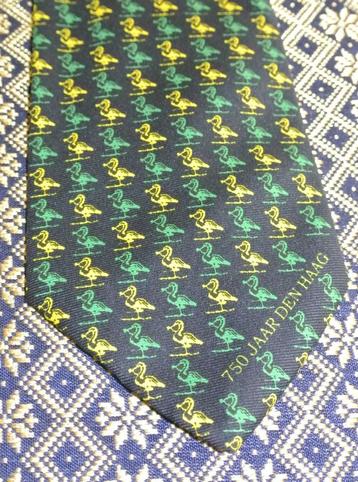 Den Haag 750 jaar stropdas met groene en gele ooievaar beschikbaar voor biedingen