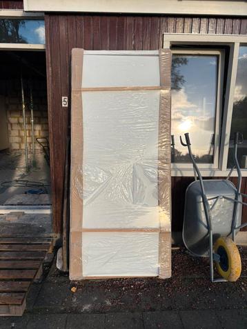 Binnendeur 88 x 211,5 cm beschikbaar voor biedingen