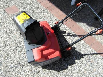 sneeuwblaasmachine sneeuwveger electrisch Elst (U )  beschikbaar voor biedingen